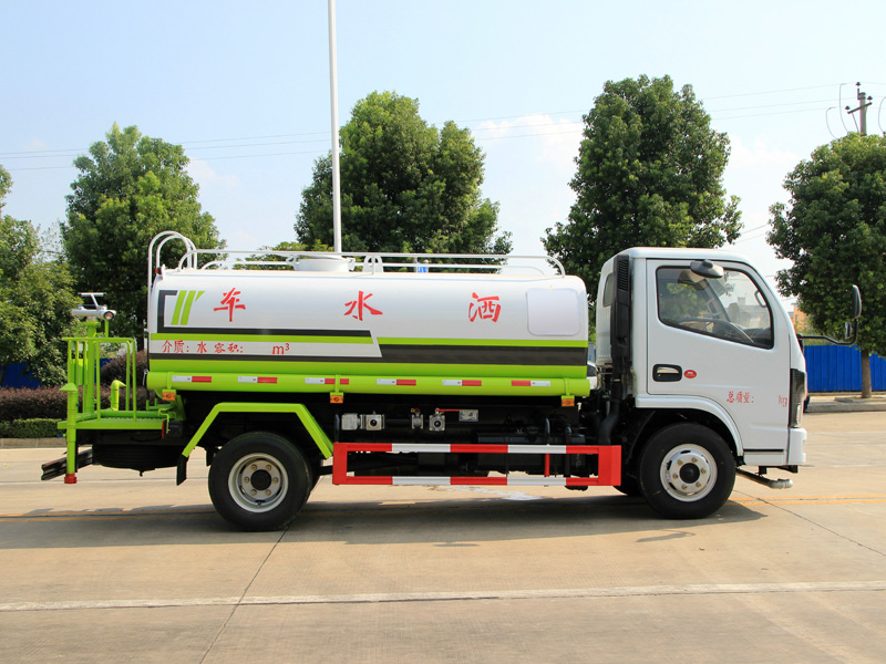 東風5噸灑水車