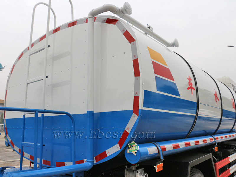 保溫運水車罐體細(xì)節(jié)圖片