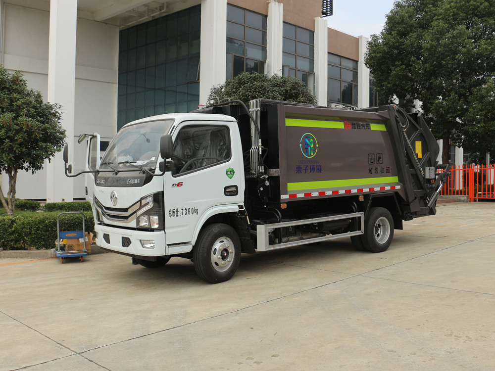 東風壓縮垃圾車6立方